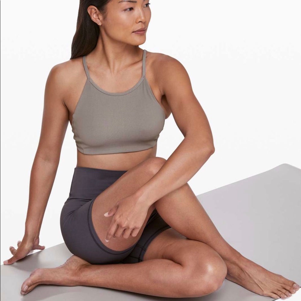 Lululemon inner glow bra size 8